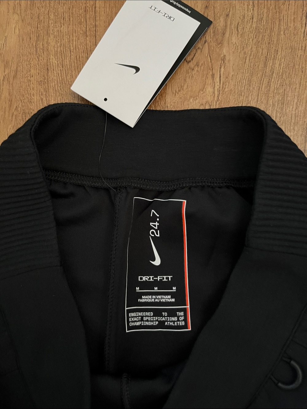 NWT Nike 24.7 ImpossiblySoft Joggers - Picture 8 of 12